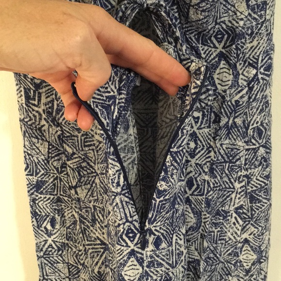 💙🤍Forever 21 Maxi Dress (S) Like New 🤍💙 - Picture 8 of 10